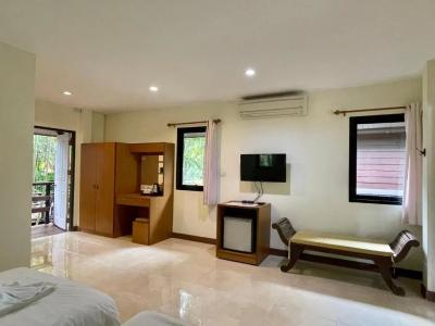 Baantip Suantong - 28