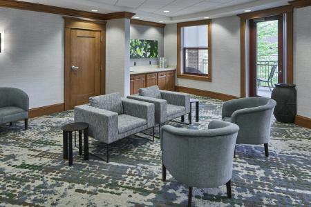 Hampton Inn and Suites Downtown - 15