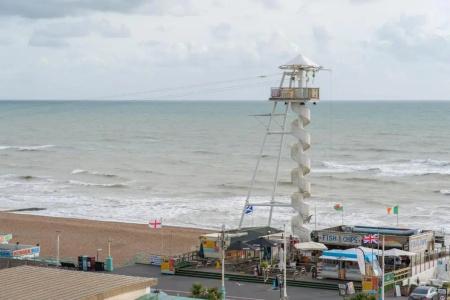 Amsterdam Brighton - 100