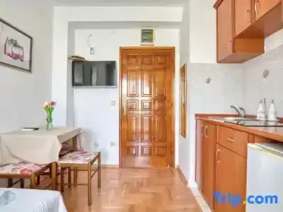 Elena - 184