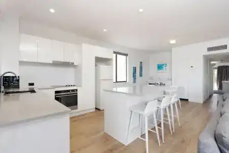 Noosa International - 60
