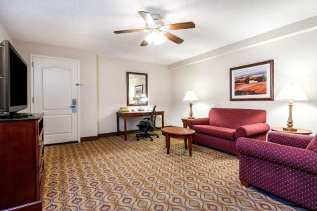Hilton Garden Inn - 6
