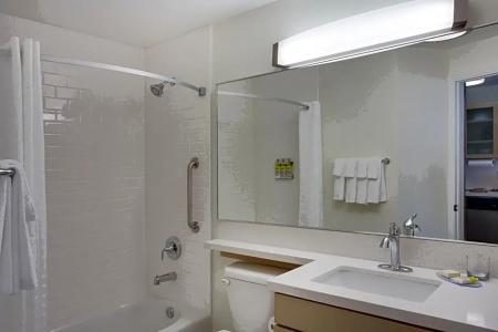 Candlewood Suites Miami Intl Airport - 36Th St, An Ihg - 102