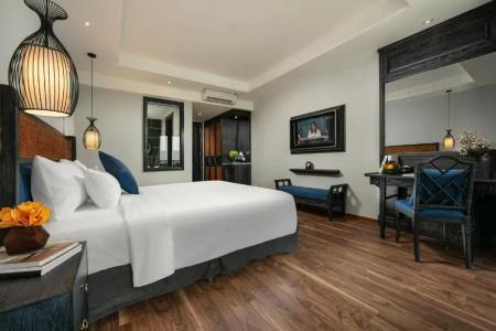 Shining Riverside & Spa - 80
