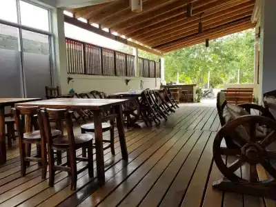 NOMADIC INN - 15