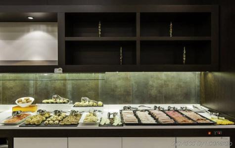 Ilunion Suites Madrid - 12