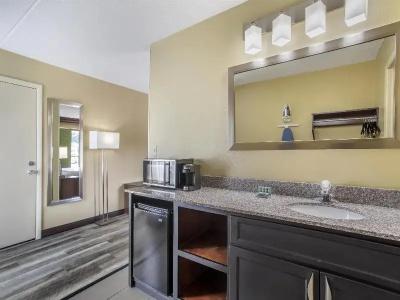 Best Western Plaza Inn - 84