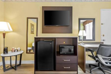 Quality Inn Airport - Cruise Port - 62