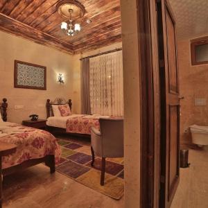 Caravanserai Inn - 47
