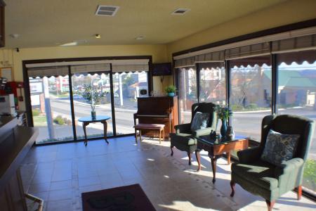 Baldknobbers Motor Inn - 6