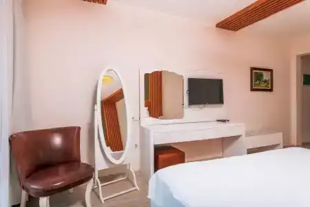 Yalicapkini Boutique - 4