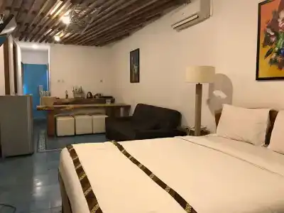 Flores Gallery - 3