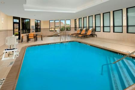 Courtyard by Marriott - 15