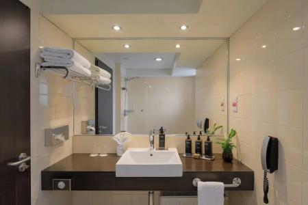 DoubleTree by Hilton Bucharest Unirii Square - 49