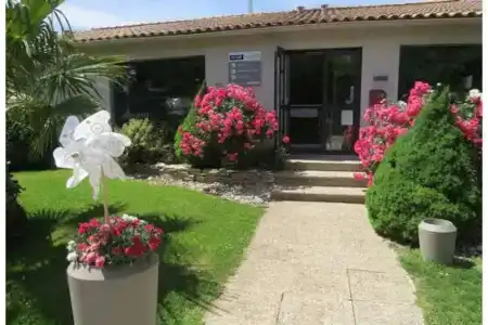 Hôtel-Restaurant Kyriad Cap Sud - 20