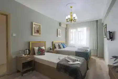 Sofia Corner - 69