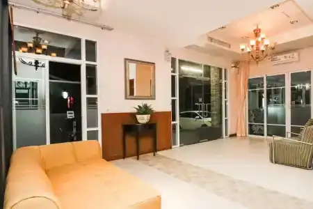 Greenview Ekkamai10 Suite - 1