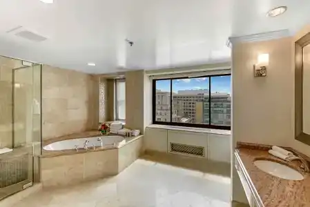 Capital Hilton - 114