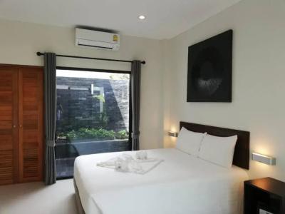 Limelight Village - 31