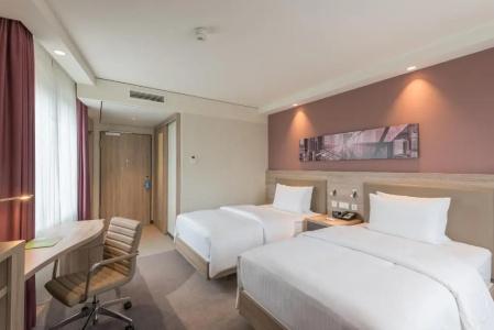 Hampton By Hilton Frankfurt Airport - 35