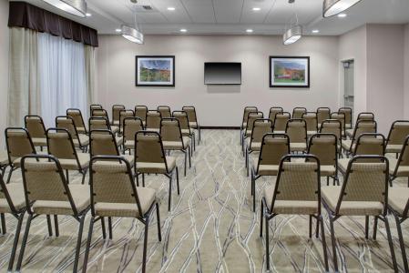 Hampton Inn & Suites, Vt - 12