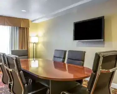 Comfort Inn & Suites Beach - 19
