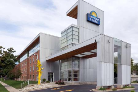 Days Inn & Suites by Wyndham - 0