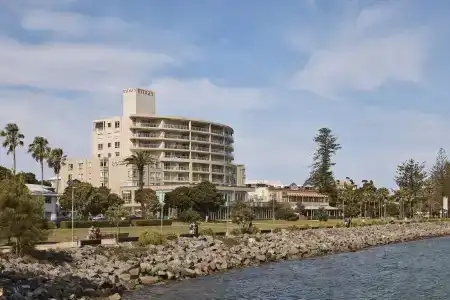Rydges - 23
