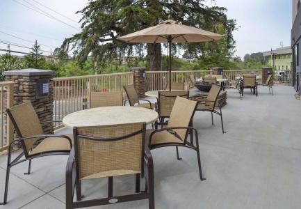 Fairfield Inn & Suites by Marriott - 24