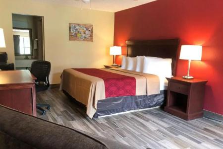 Econo Inn & Suites - 34