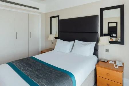Queens & Spa - 108