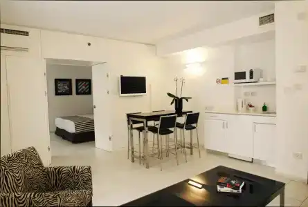 Best Western Regency Suites - 27