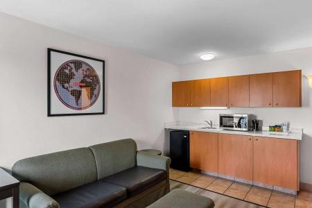 Ramada by Wyndham SeaTac Airport - 17
