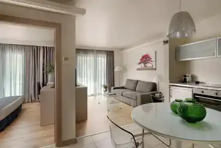 Blazer Suites - 37