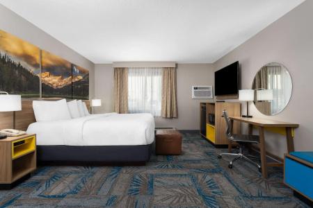 Days Inn and Suites by Wyndham Downtown-University - 4