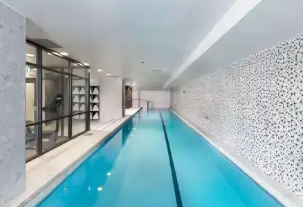 Rydges - 18