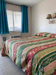 Surfside - - 28