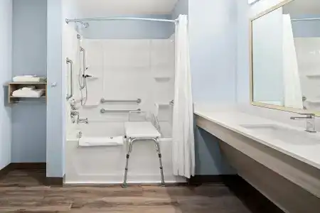 Comfort Suites - 1