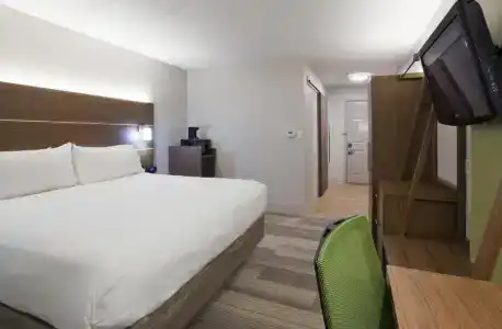 Holiday Inn Express & Suites-Golden Valley, an IHG - 42