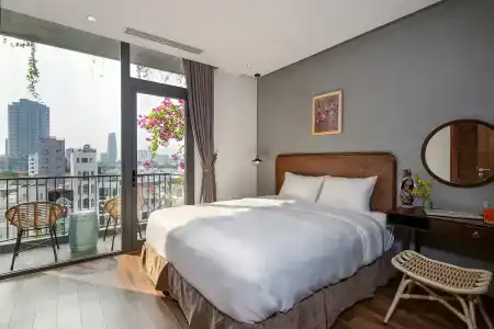 Alyssa Da Nang - 12
