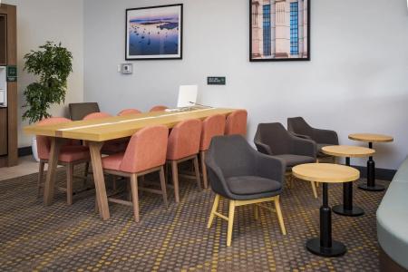 Elk Lake Inn & Suites - 27