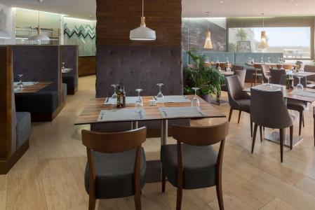 Pearly Grey Ocean Club & Suites - 17