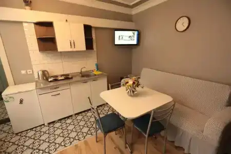 White Pearl Apart - 127