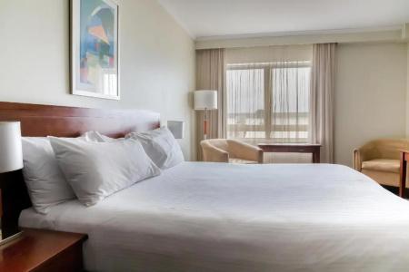 Rydges - 60