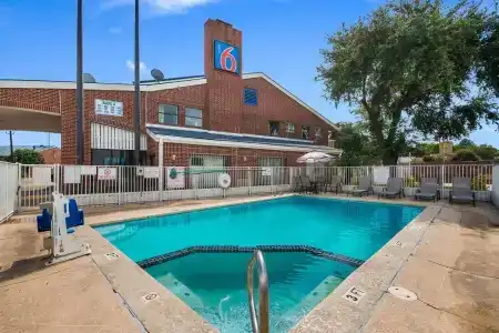 6-Houston, TX - Brookhollow - 14