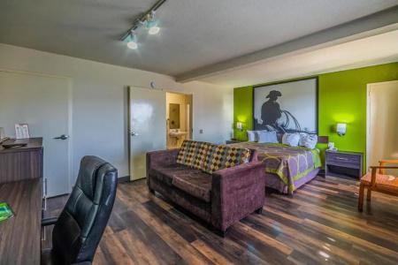 Super 8 by Wyndham Airport - 24