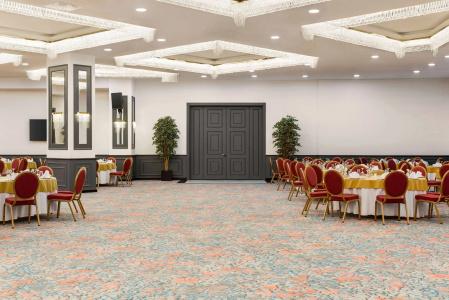 Ramada Plaza By Wyndham - 14