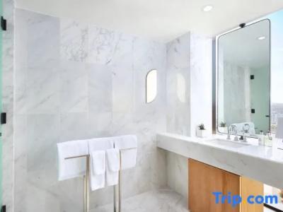 JW Marriott Parq - 176