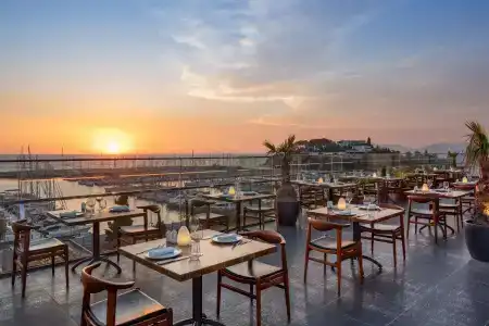 DoubleTree by Hilton Kusadasi - 28