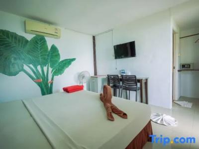 Phi Phi Cozy Seafront Resort - 37